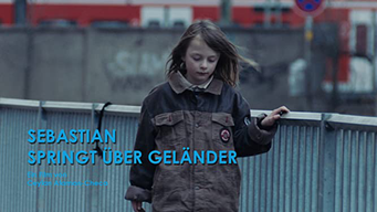 Sebastian springt über Geländer (2020)